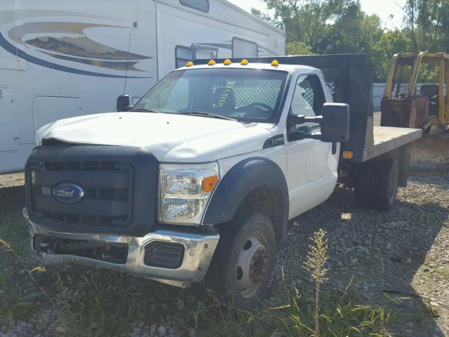 1FDUF5GY1DEB71319 - 2013 FORD F550 SUPER WHITE photo 2