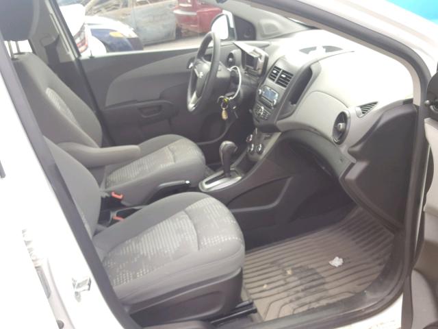 1G1JA5SHXC4190008 - 2012 CHEVROLET SONIC LS WHITE photo 5