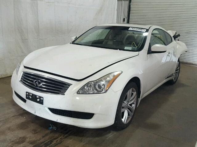 JN1CV6EL7AM152388 - 2010 INFINITI G37 WHITE photo 2