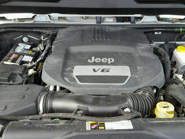 1C4HJWEG3EL254249 - 2014 JEEP WRANGLER U WHITE photo 7