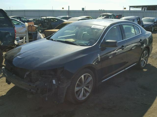 1LNHM94R69G600932 - 2009 LINCOLN MKS BLACK photo 2