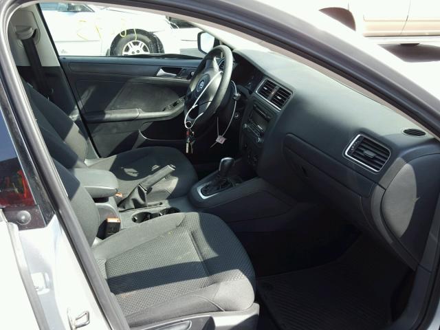 3VW2K7AJ2EM254894 - 2014 VOLKSWAGEN JETTA BASE 银色 照片 5