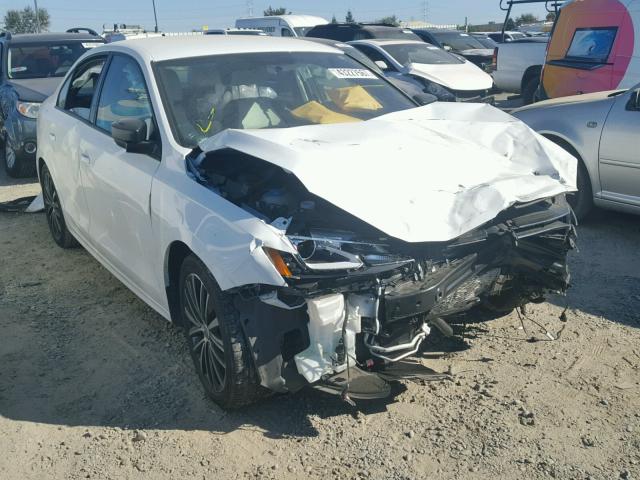 3VWD17AJ0GM266427 - 2016 VOLKSWAGEN JETTA SPOR WHITE photo 1
