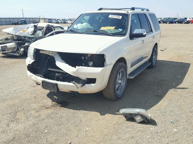 5LMFU28537LJ21584 - 2007 LINCOLN NAVIGATOR Blanc photo 2