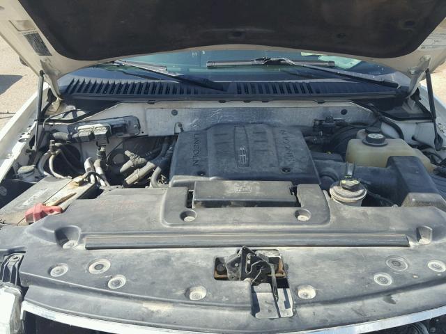 5LMFU28537LJ21584 - 2007 LINCOLN NAVIGATOR Blanc photo 7