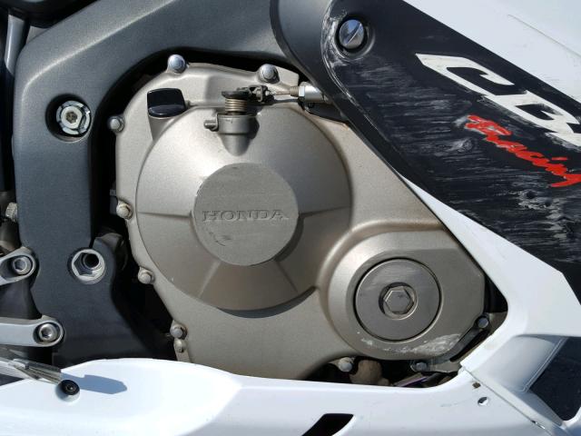 JH2PC37136M302252 - 2006 HONDA CBR600 RR WHITE photo 7