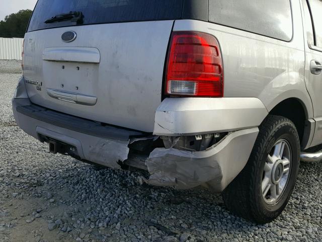 1FMRU15W23LA75280 - 2003 FORD EXPEDITION SILVER photo 9