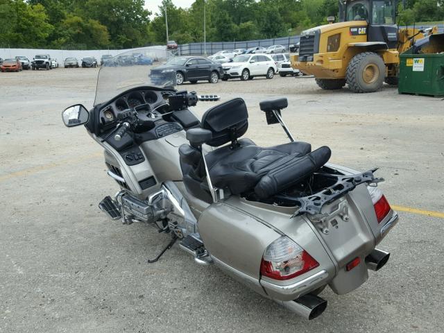 1HFSC47003A203715 - 2003 HONDA GL1800 TAN photo 3