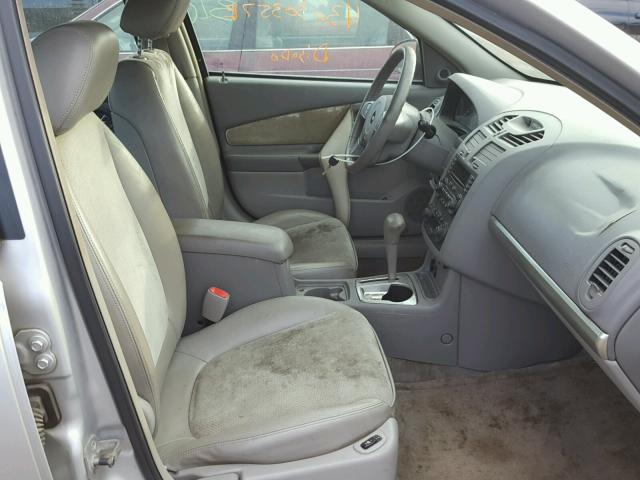 1G1ZU54864F233918 - 2004 CHEVROLET MALIBU LT SILVER photo 5