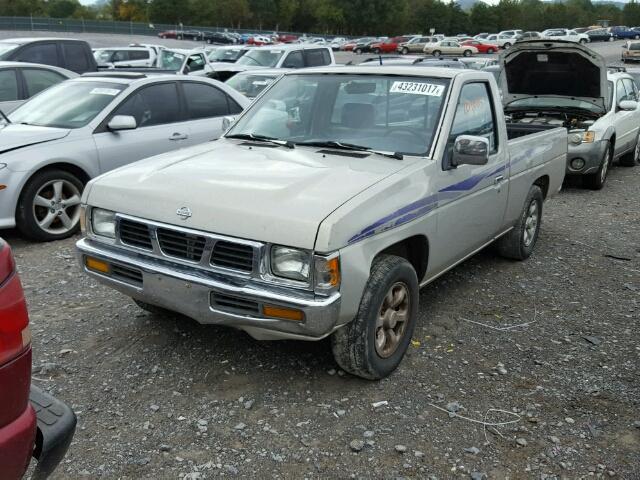 1N6SD11S3TC375058 - 1996 NISSAN TRUCK BASE SILVER photo 2