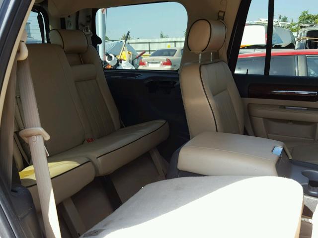 5LMFU27526LJ17798 - 2006 LINCOLN NAVIGATOR კრემისფერი ფოტო 6