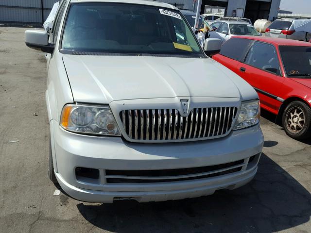 5LMFU27526LJ17798 - 2006 LINCOLN NAVIGATOR კრემისფერი ფოტო 9