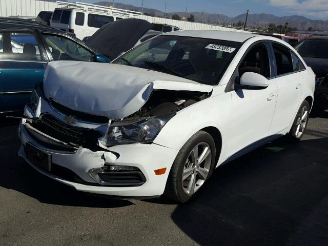 1G1PE5SB4F7177087 - 2015 CHEVROLET CRUZE LT WHITE photo 2