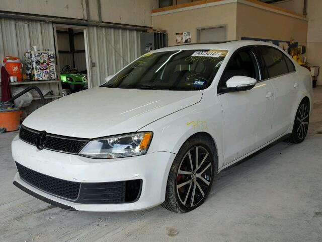 3VW4A7AJ7CM089790 - 2012 VOLKSWAGEN JETTA GLI WHITE photo 2