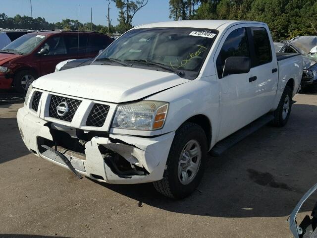 1N6AA07AX4N574529 - 2004 NISSAN TITAN XE WHITE photo 2