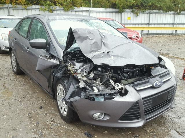 1FAHP3F28CL440422 - 2012 FORD FOCUS SE SILVER photo 1