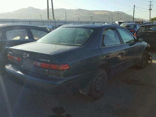 JT2BF28KXW0132984 - 1998 TOYOTA CAMRY LE GREEN photo 4