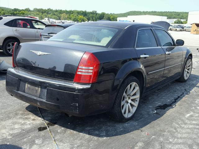 2C3JA63H65H110693 - 2005 CHRYSLER 300C BLACK photo 4