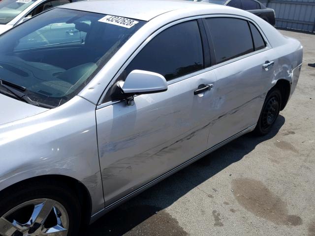 1G1ZC5E03AF285577 - 2010 CHEVROLET MALIBU 1LT ნაცრისფერი ფოტო 9