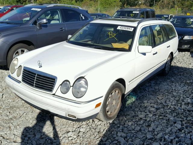 WDBJH65F4XA817391 - 1999 MERCEDES-BENZ E WHITE photo 2