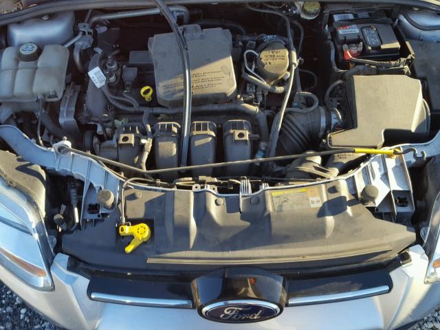 1FAHP3H26CL368195 - 2012 FORD FOCUS SILVER photo 7