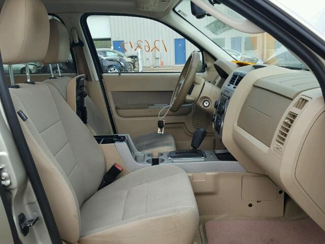 1FMCU9D78BKB11976 - 2011 FORD ESCAPE XLT TAN photo 5