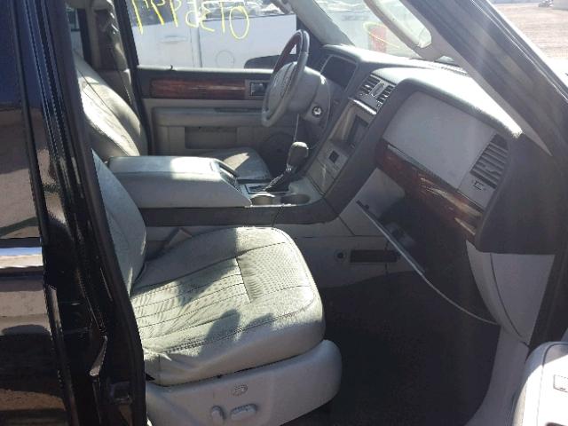 5LMFU27R34LJ33069 - 2004 LINCOLN NAVIGATOR Қара фото 5