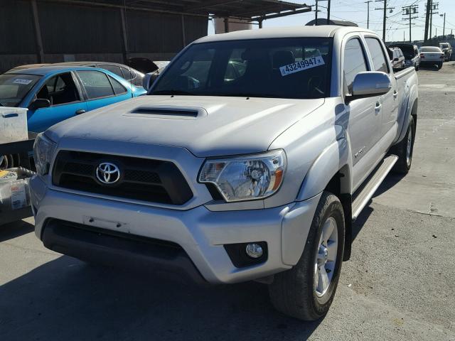 5TFMU4FN5DX011489 - 2013 TOYOTA TACOMA DOU SILVER photo 2