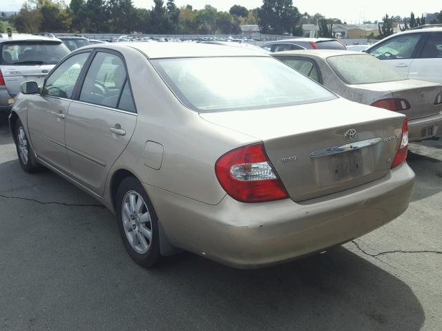 JTDBF30K320077488 - 2002 TOYOTA CAMRY LE GOLD photo 3