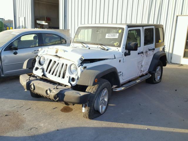 1C4BJWDG4FL721882 - 2015 JEEP WRANGLER U WHITE photo 2