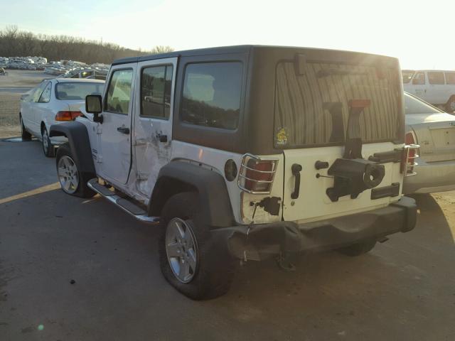 1C4BJWDG4FL721882 - 2015 JEEP WRANGLER U WHITE photo 3