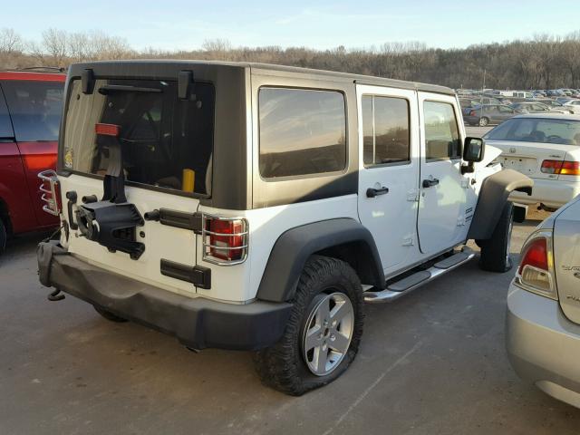 1C4BJWDG4FL721882 - 2015 JEEP WRANGLER U WHITE photo 4