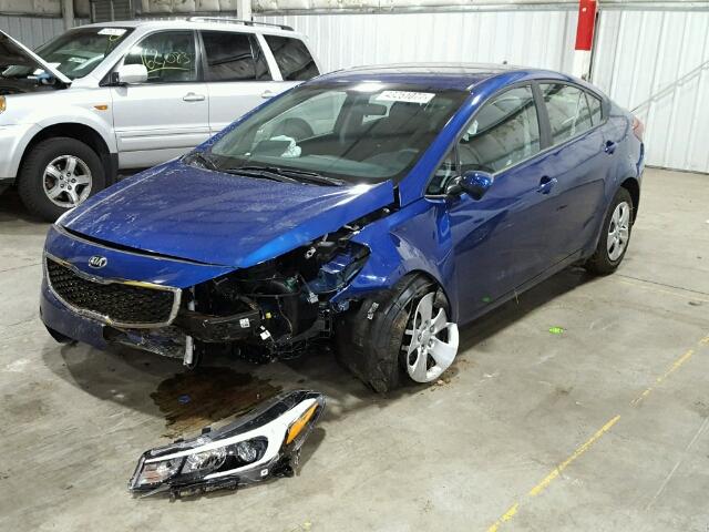 3KPFK4A70HE156940 - 2017 KIA FORTE LX BLUE photo 2