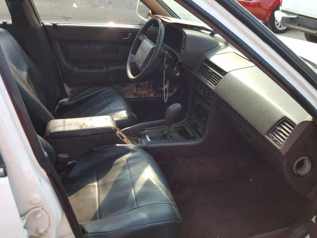 JH4KA4660LC008304 - 1990 ACURA LEGEND L WHITE photo 5