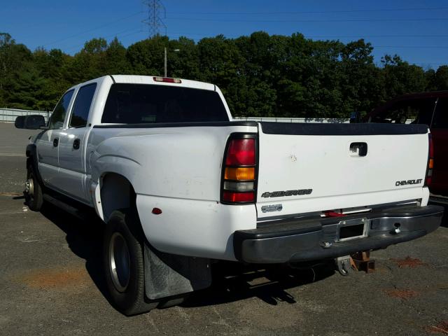 1GCJC33122F113434 - 2002 CHEVROLET SILVERADO WHITE photo 3