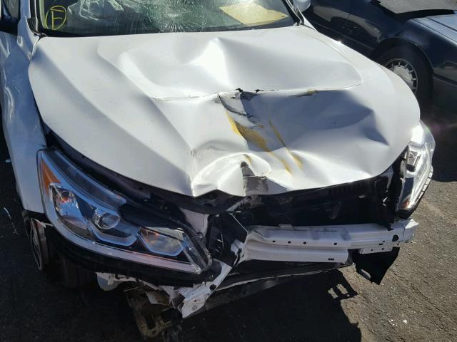 1HGCR2F31HA050624 - 2017 HONDA ACCORD WHITE photo 7