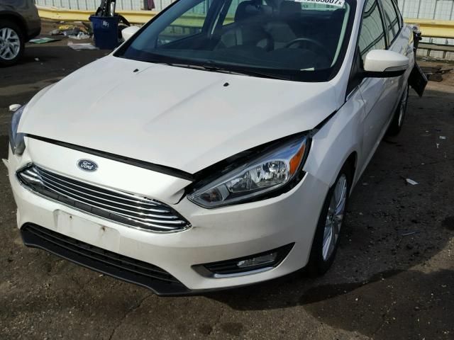 1FADP3J22FL324255 - 2015 FORD FOCUS WHITE photo 9