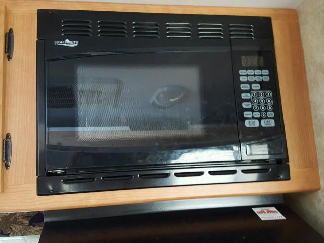 4YDT2912XAT412564 - 2010 PASSPORT ULTRA LITE WHITE photo 8