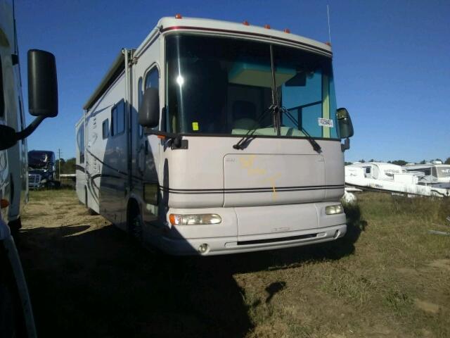 4UZAAHDC44CN11411 - 2004 GOLF MOTORHOME WHITE photo 1