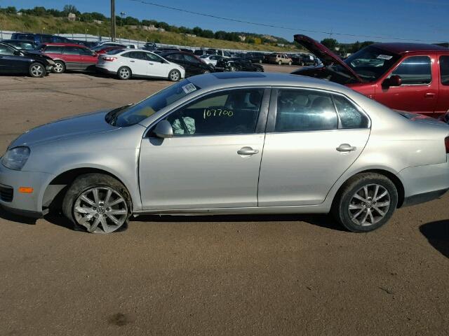 3VWRZ7AJ6AM052967 - 2010 VOLKSWAGEN JETTA SE 银色 照片 9