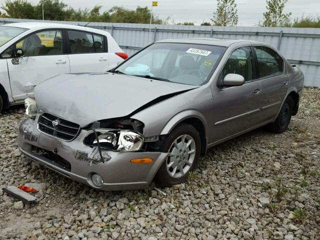 JN1CA31A9YT206157 - 2000 NISSAN MAXIMA GLE SILVER photo 2