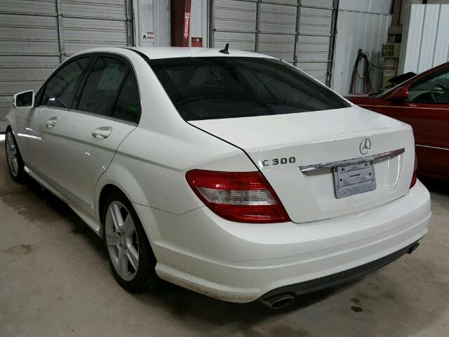 WDDGF5EB3BA523696 - 2011 MERCEDES-BENZ C 300 WHITE photo 3