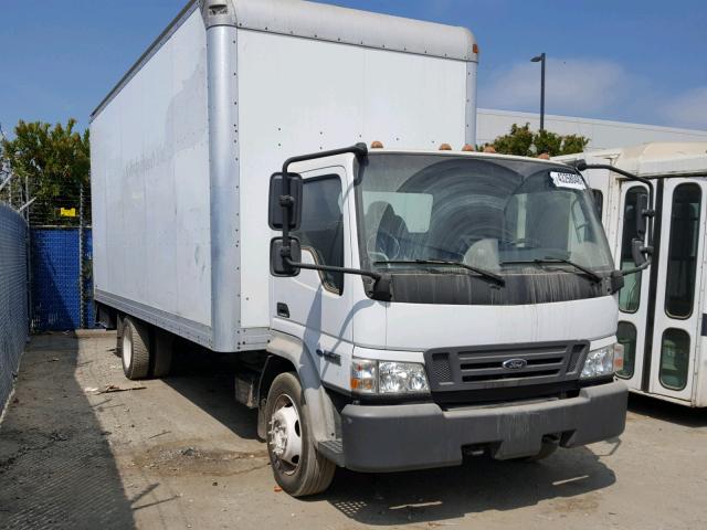 3FRML55Z18V087703 - 2008 FORD LOW CAB FO WHITE photo 1