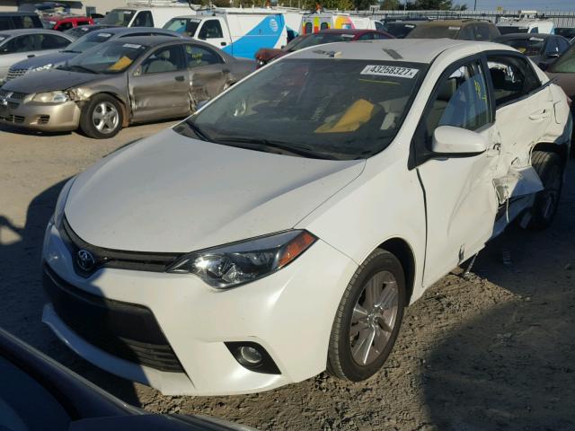 5YFBPRHE4FP276172 - 2015 TOYOTA COROLLA EC WHITE photo 2