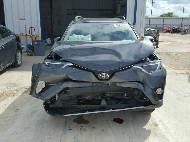 2T3WFREVXHW381381 - 2017 TOYOTA RAV4 XLE GRAY photo 9