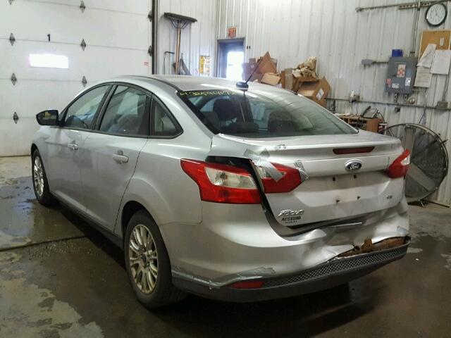 1FAHP3F28CL115947 - 2012 FORD FOCUS SILVER photo 3