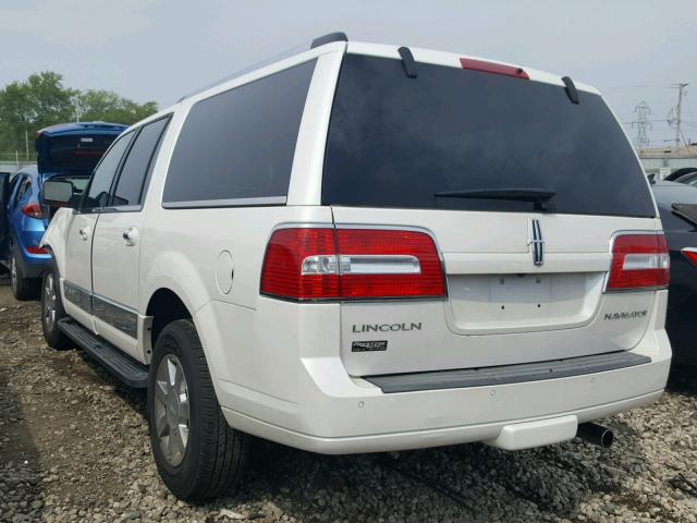 5L1FL27549LJ01493 - 2009 LINCOLN NAVIGATOR Weiß Foto 3