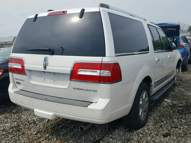 5L1FL27549LJ01493 - 2009 LINCOLN NAVIGATOR Weiß Foto 4