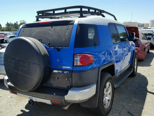 JTEZU11F770012172 - 2007 TOYOTA FJ CRUISER BLUE photo 4