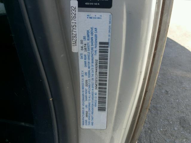 3VWCD21C3YM492602 - 2000 VOLKSWAGEN NEW BEETLE ვერცხლისფერი ფოტო 10